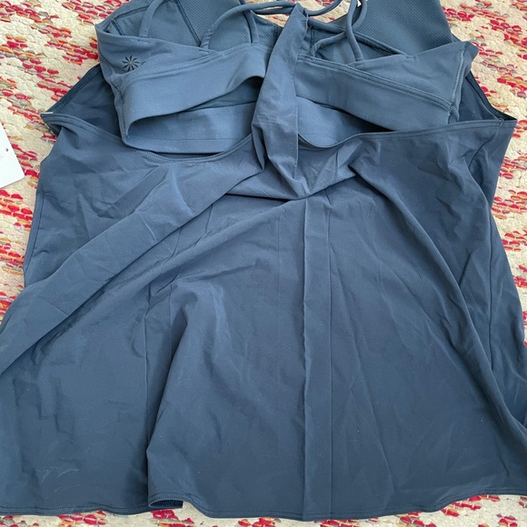 Atheleta work out top - Picture 3 of 4